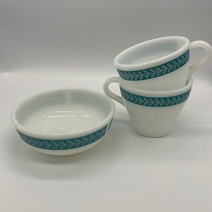Pyrex teal leaf tea cups and bowl